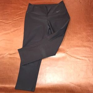 Nike “Legend Pant” Dri-Fit Cropped Leggings